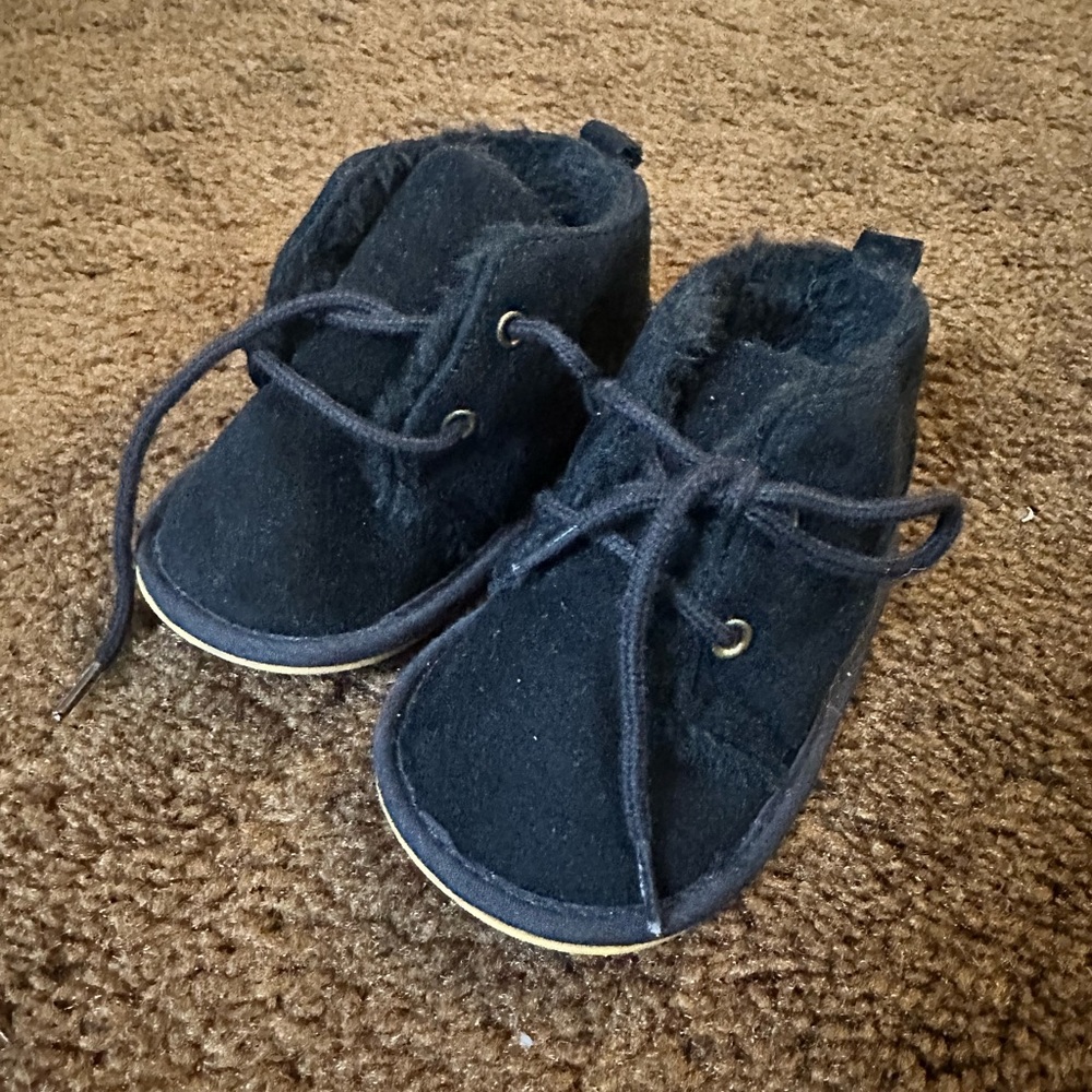 Warm black crib boots